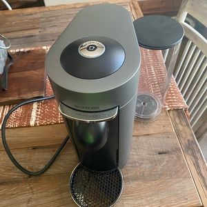 Nespresso VertuoPlus Deluxe